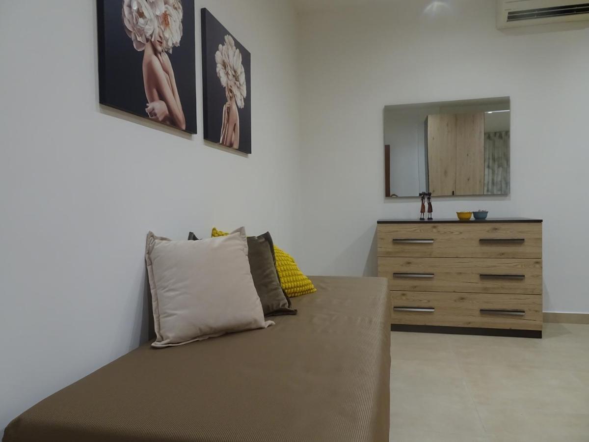 A Casa Di Pako Apartment ซาแลร์โน ภายนอก รูปภาพ