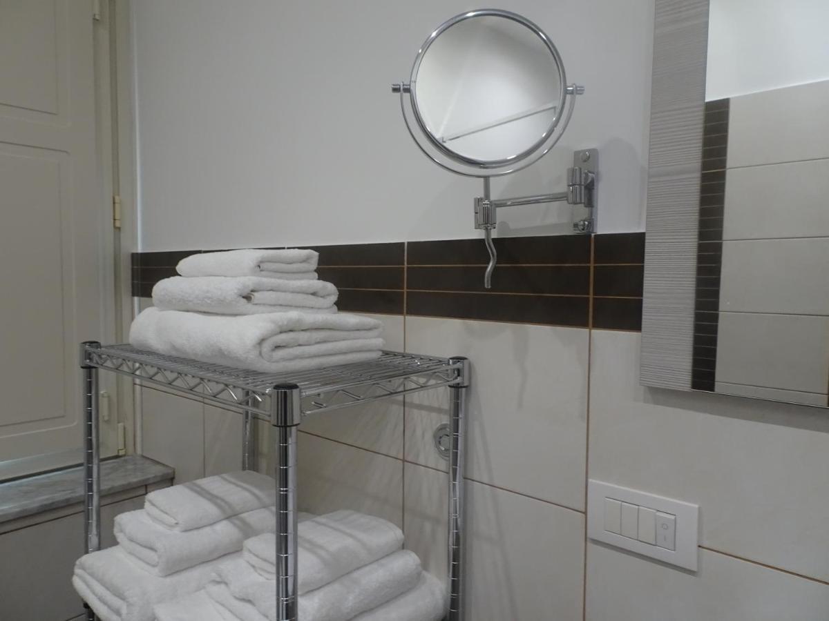 A Casa Di Pako Apartment ซาแลร์โน ภายนอก รูปภาพ