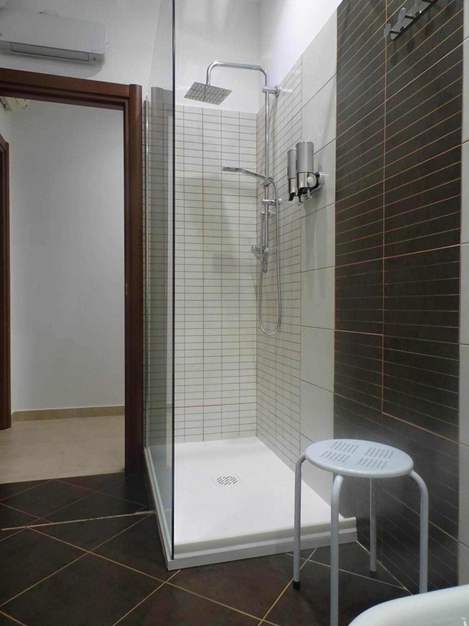 A Casa Di Pako Apartment ซาแลร์โน ภายนอก รูปภาพ