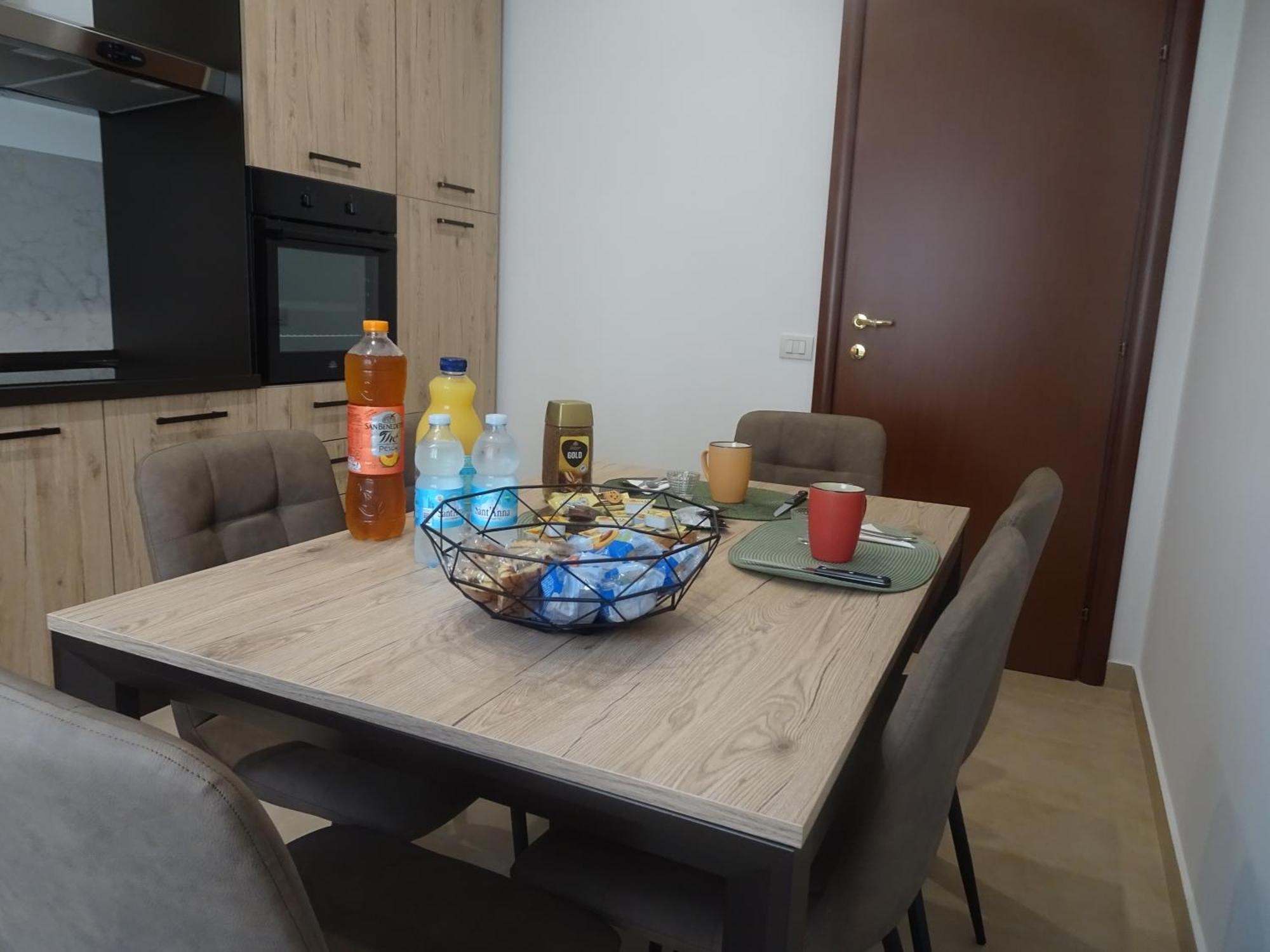 A Casa Di Pako Apartment ซาแลร์โน ภายนอก รูปภาพ