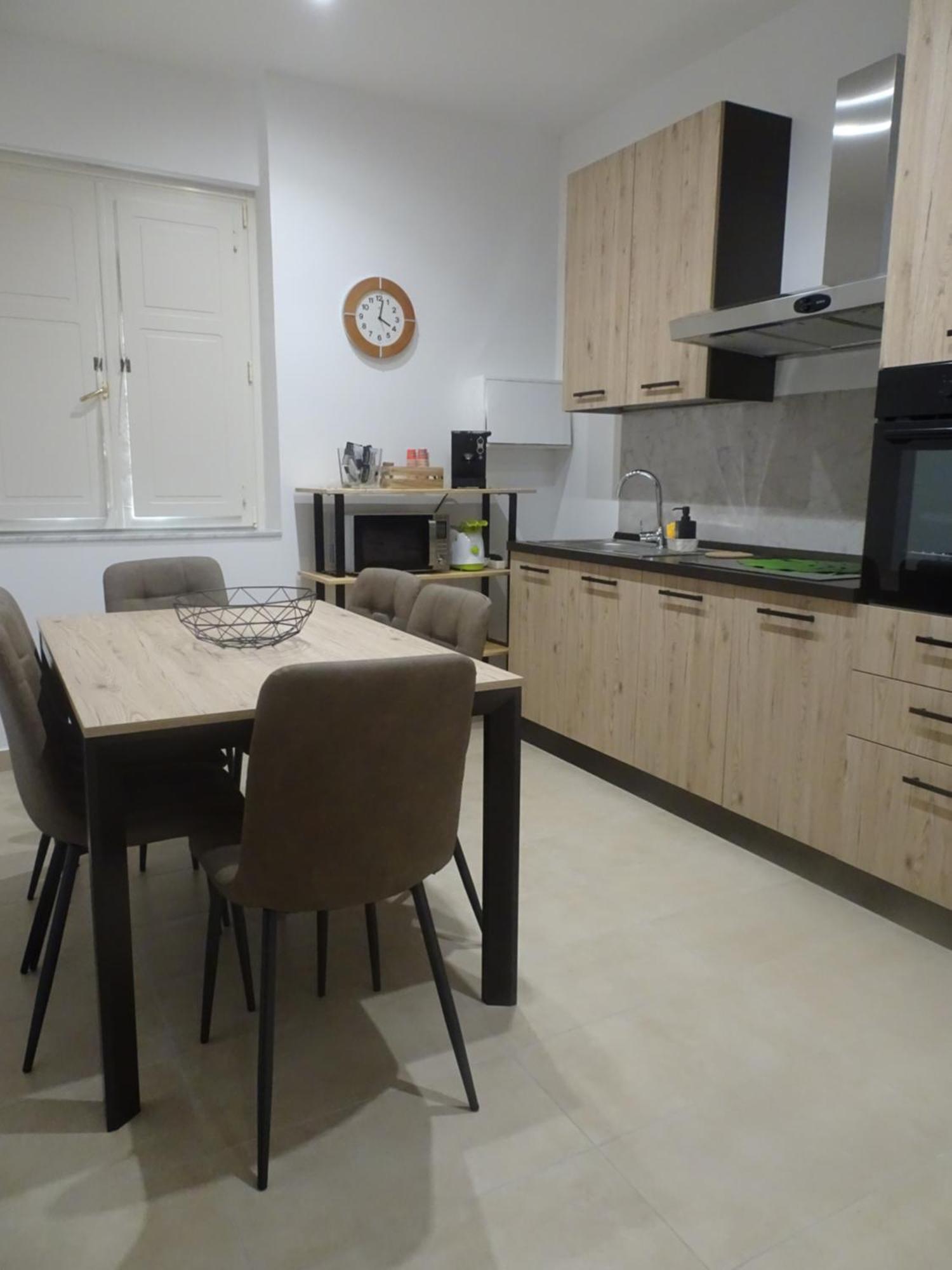 A Casa Di Pako Apartment ซาแลร์โน ภายนอก รูปภาพ
