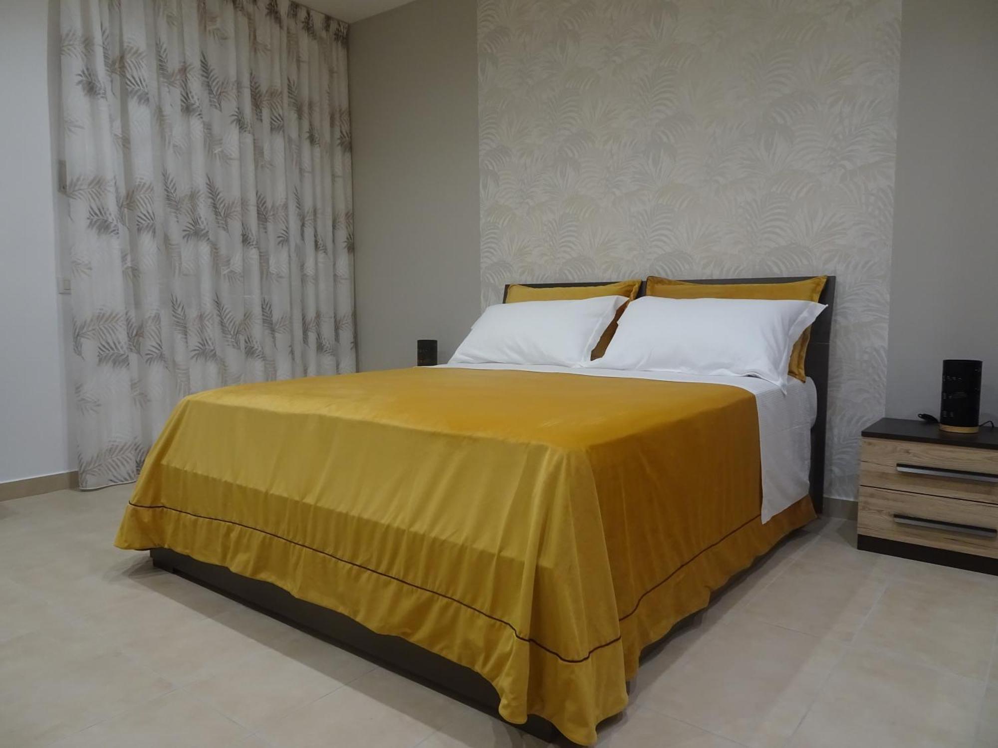 A Casa Di Pako Apartment ซาแลร์โน ภายนอก รูปภาพ